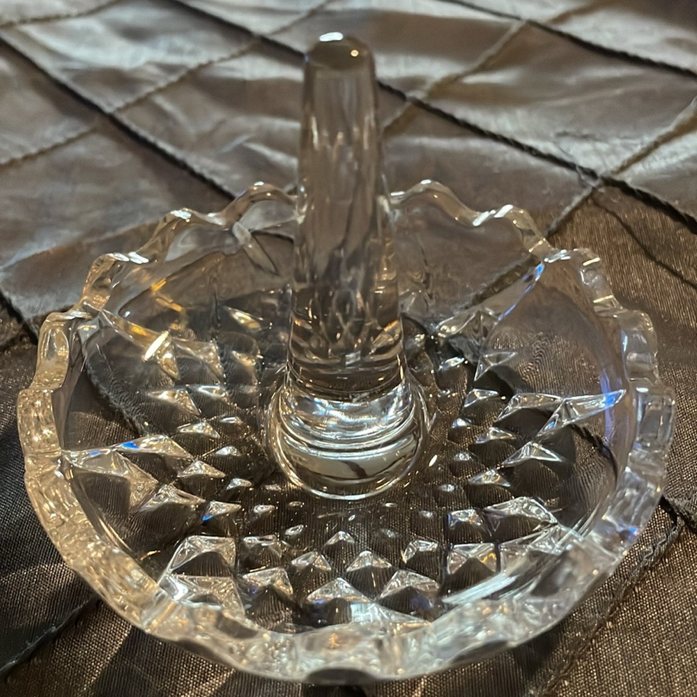 Crystal ring holder jewelry dish 2 “. 1 small chip on cut rim area.